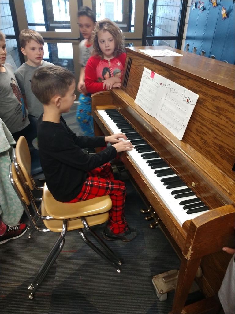 3rd grade piano player